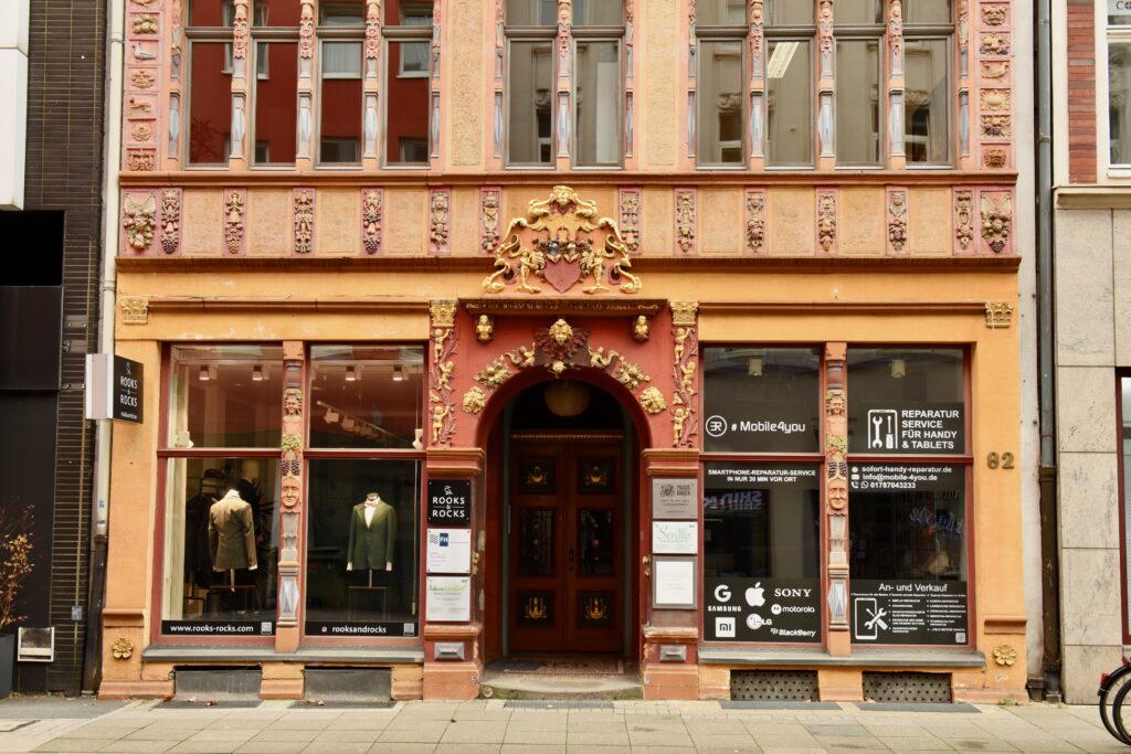 In Hannover finden Sie Raumgeber-Coaching in einem wunderschönen Haus mit einer Renaissance Fassade